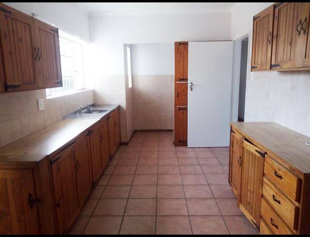 3 BEDROOM HOUSE RENTED IN ROWALLAN PARK